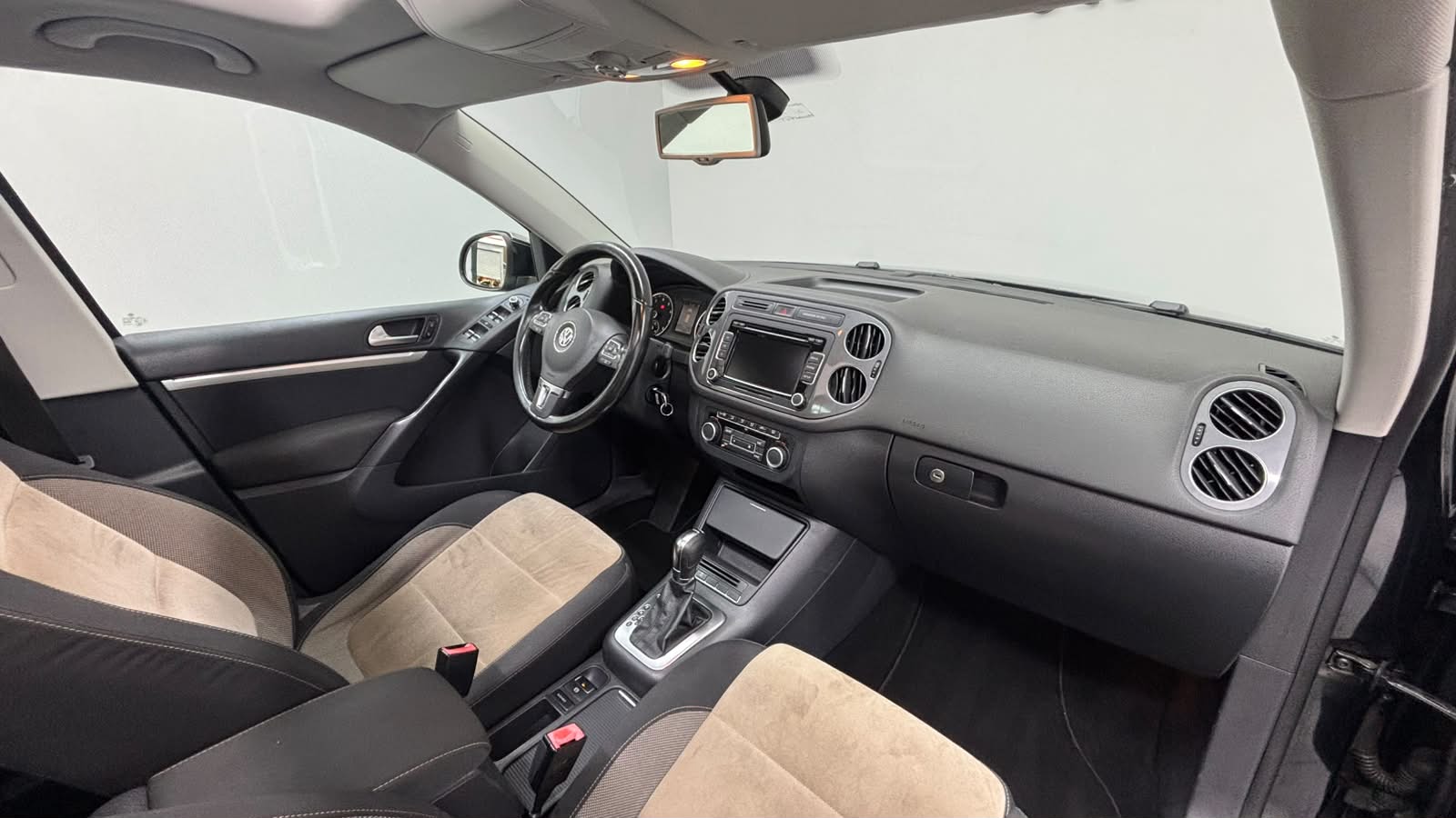 VOLKSWAGEN TIGUAN 20